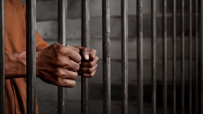 عقوبة انتحال الشخصية