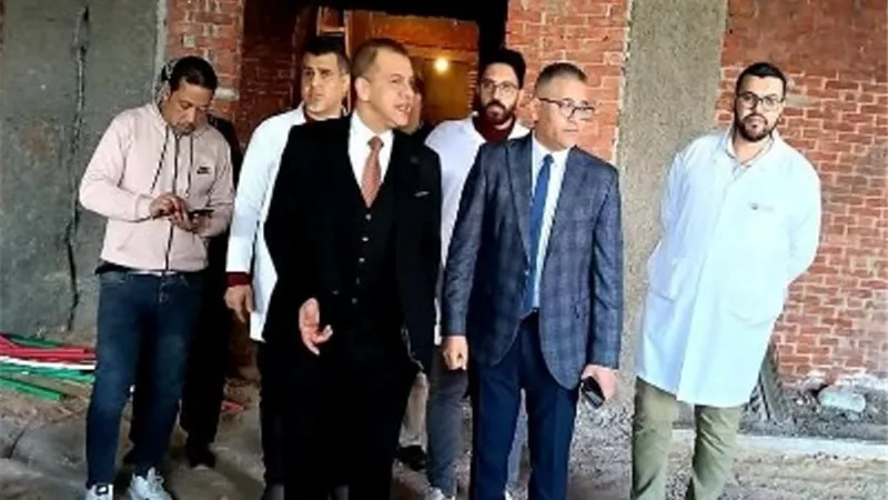 رئيس الهيئة الطبية للتأمين الصحي يتفقد مستشفى النيل بالقليوبية