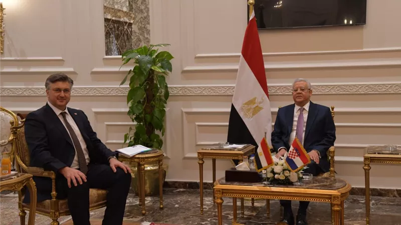 المستشار الدكتور حنفي جبالي يلتقي مع رئيس وزراء جمهورية كرواتيا