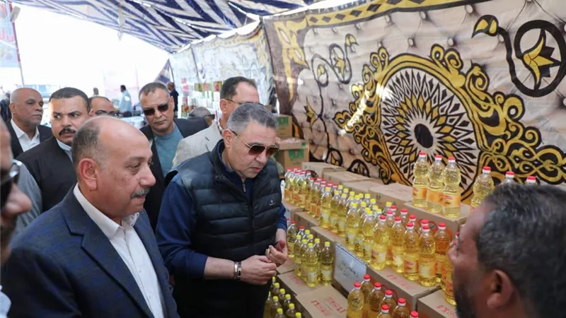 محافظ البحر الأحمر يفتتح معرض أهلاً رمضان بمدينة القصير