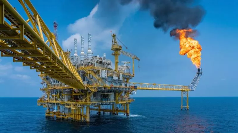 بدء إنتاج المرحلة الثانية من تطوير حقل ريفين البحري.. إنفوجراف