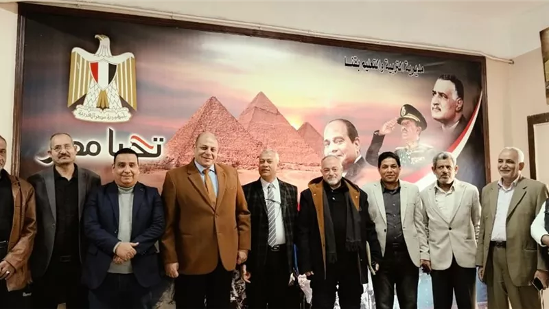 وكيل وزارةالتعليم بقنا يستقبل اللجنةالوزاريةلمتابعة مدارس التعليم