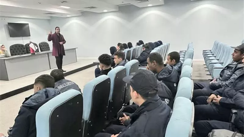 تنسيق تدريبات لأفراد الامن بالمجمع الطبي بالسويس