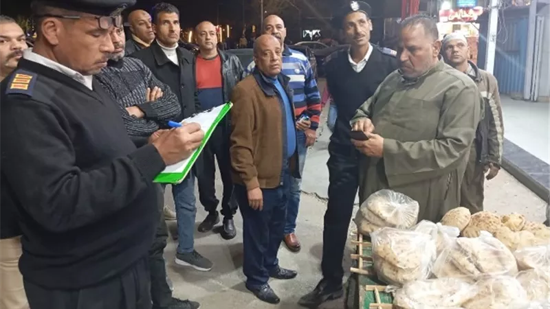 جهاز 15 مايو يشن حملة ليلية على المخالفات بالتعاون مع شرطة المرافق صور