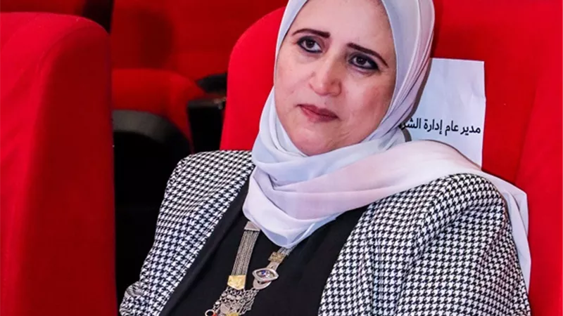 جولات مكوكية لمديرة إدارة تعليم الشروق لمتابعة المدارس فى المدينة صور