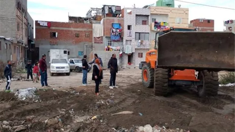 تكثيف حملات النظافة و تطهير الترع بعزبة البرج وكفر البطيخ