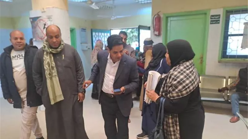 وكيل صحة الأقصر يتابع أعمال قافلة حاجر الأقالتة
