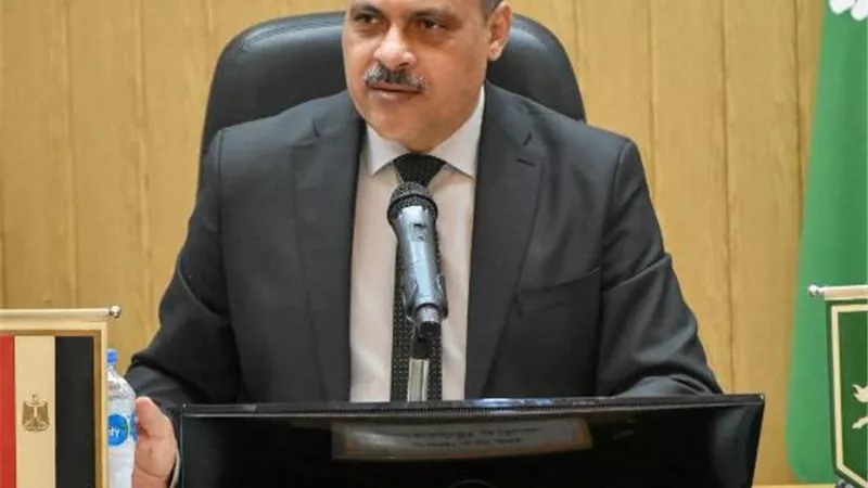 رئيس مدينة القرين يستجيب لشكاوى الأهالي عبر الواتس