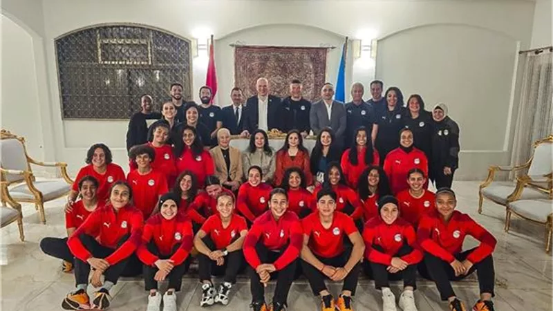 منتخب الكرة النسائية يؤدى تدريبه الأول فى رواندا