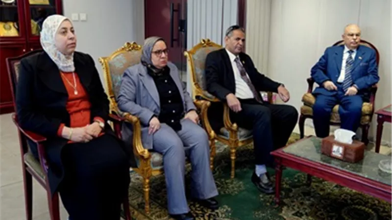 رئيس جامعة عين شمس يستقبل فريق اعتماد كلية الهندسة من هيئة الجودة