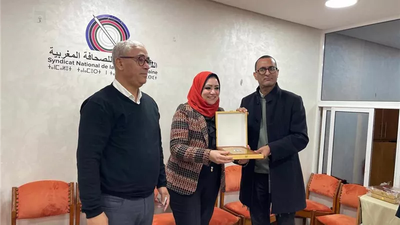 نقابة الصحفيين المغربية تكرم الزميلة رضوى السيسي بالرباط