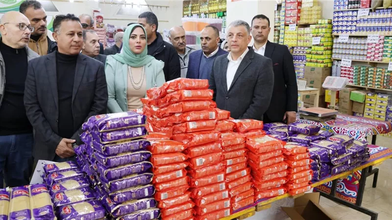 محافظ الإسماعيلية يفتتح معرض