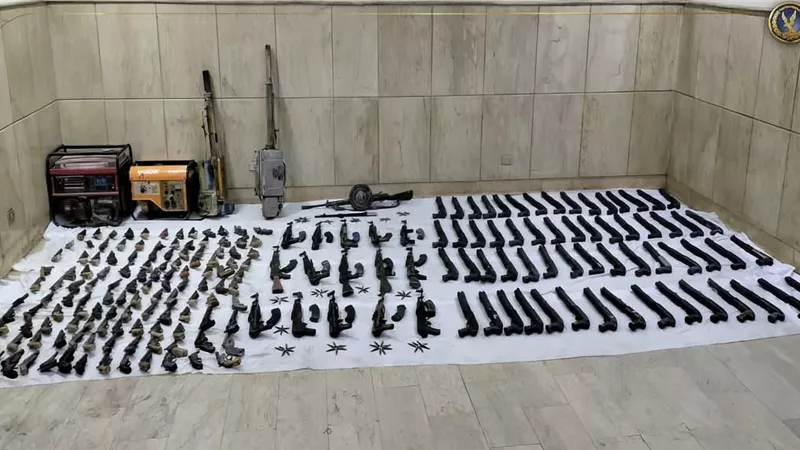 ضبط ٣٥٩ قطعة سلاح متنوعة ما بين اربي جي وقنابل ورشاش متعدد