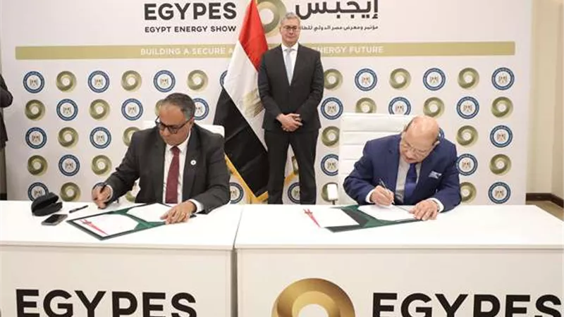 توقيع اتفاقيتين لزيادة إنتاج البترول الخام بالصحراء الغربية