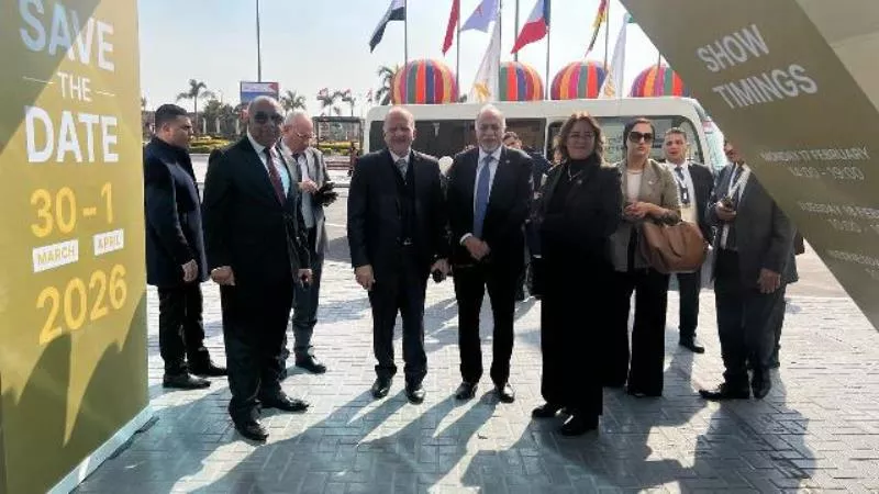 وفد من مجلسي النواب والشيوخ يتفقد معرض 