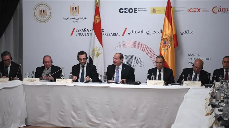 صور مشاركة الرئيس السيسي في مائدة مستديرة مع رؤساء كبرى الشركات الإسبانية