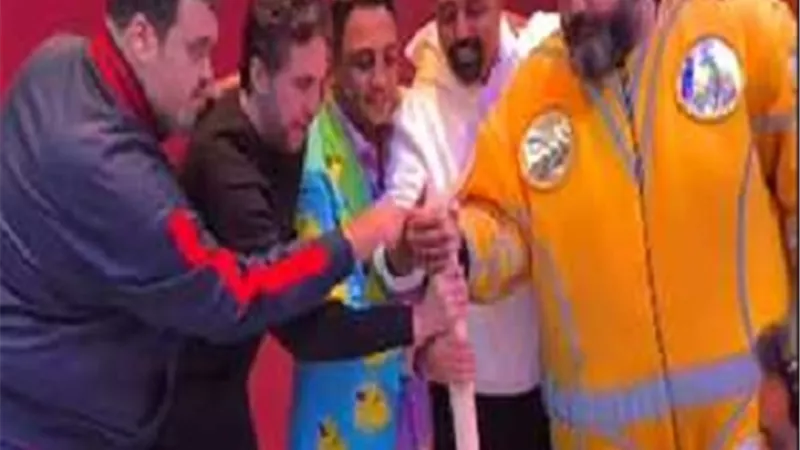أوس أوس برفقة أبطال 