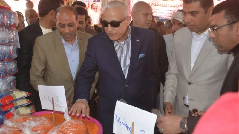 محافظ الأقصر يوجه بإقامة المعارض فى كافة مدن المحافظة