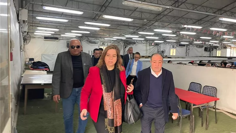 عبد الحميد تتفقد مراكز فرز مستندات المتقدمين لسكن لكل المصريين 5