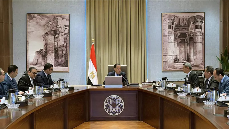 مدبولى يستعرض المخططات الاستراتيجية لمدينتي السويس وسفنكس الجديدتين