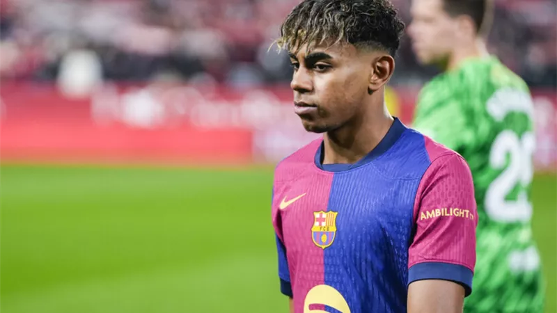 لامين جمال يرد علي انباء انتقاله لنادي ريال مدريد
