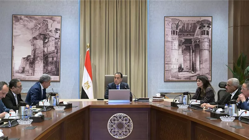 رئيس الوزراء يلتقي أعضاء اللجنة الاستشارية لتطوير السياحة المصرية