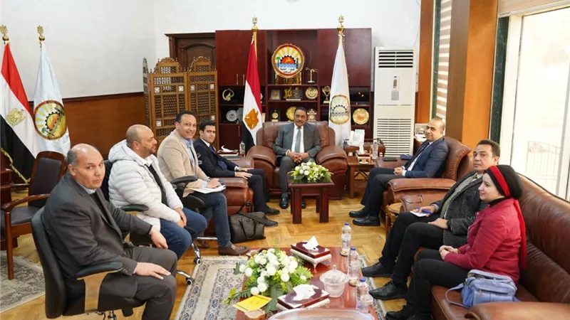لجنة التنمية والبيئة تناقش الاستفادة من المخلفات الصلبة بمطروح