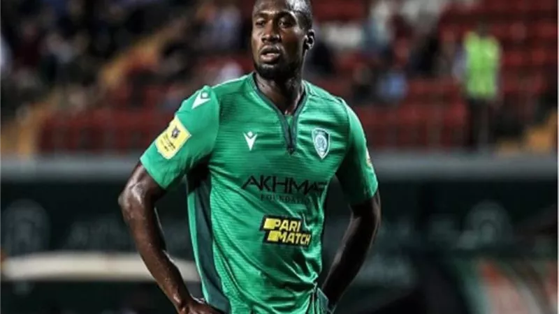 الرائد يكتسح الرياض بثلاثية فى الدورى السعودى