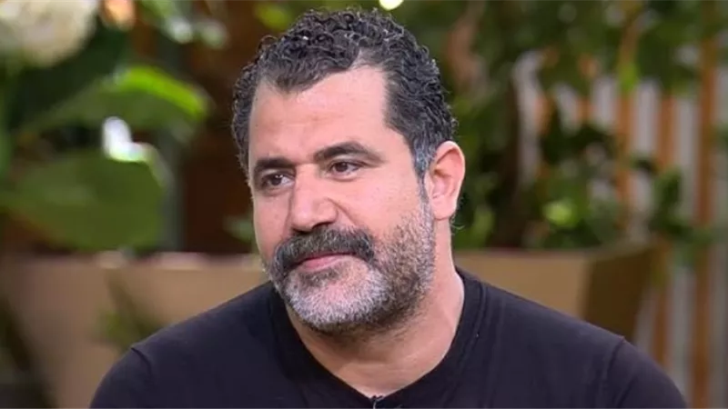 شاهد.. موقف طريف لـ محمود حافظ في برنامج 