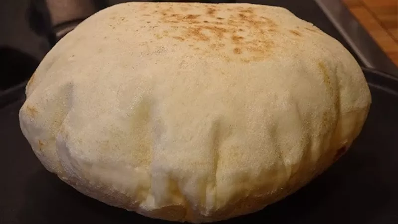 صنع الخبز المنزلي بالتفصيل