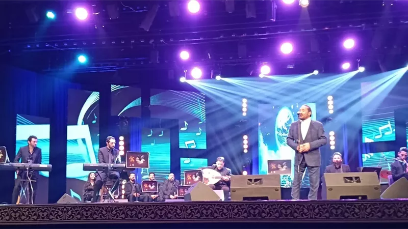 علي الحجار يتألق في حفل كامل العدد بمسرح البالون.. صور