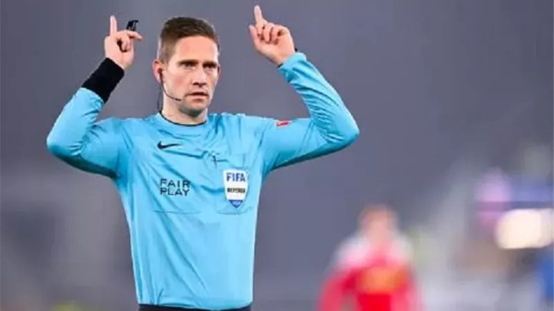 الاتحاد الأوروبي يتغني بحكم مباراة القمة بين الأهلي والزمالك