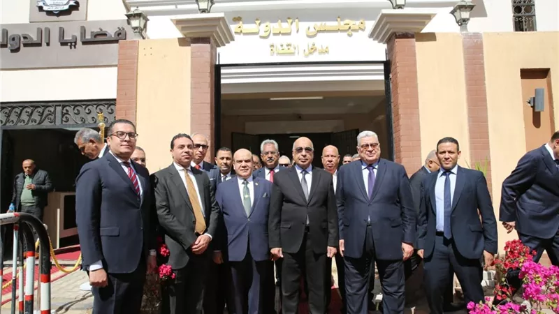 رئيس مجلس الدولة يستقبل وزير العدل بمجمع محاكم مجلس الدولة بالبحر الأحمر