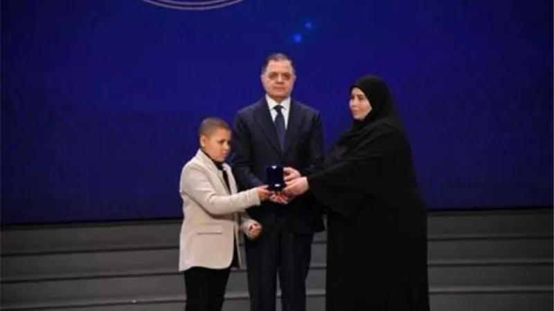الداخلية تكرم عددا من أسر الشهداء والمصابين والمتميزين من رجال الشرطة