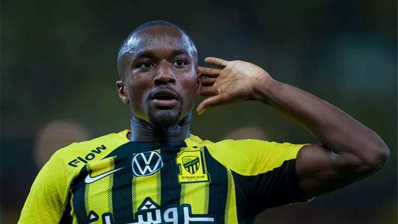 الاتحاد يسجل الهدف الثاني في شباك الاتحاد بالدوري السعودي .. شاهد