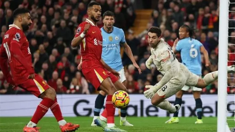 البث المباشر لمباراة ليفربول ومانشستر سيتي.. شاهد