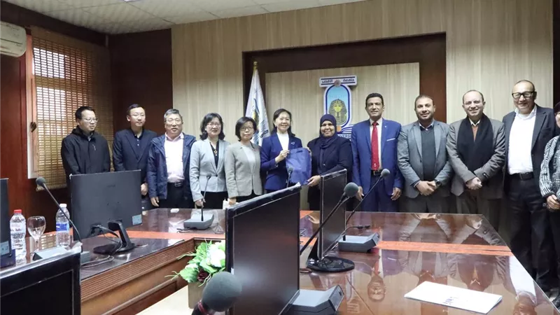 جامعة الأقصر تستقبل وفد من جامعة الدراسات الدولية بشنغهاى الصيني