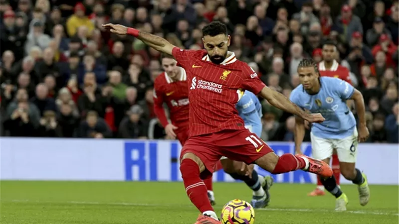 قبل مباراة الليلة.. أرقام صلاح وليفربول في مواجهات مانشستر سيتي