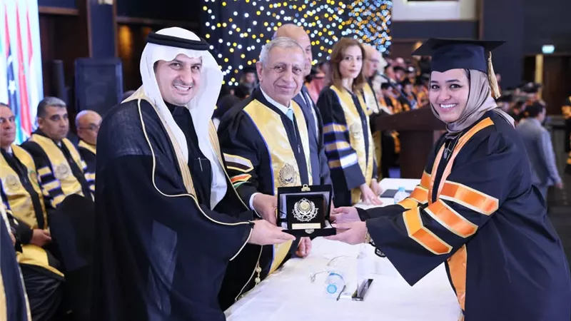 القنصل السعودي بالإسكندرية يحتفي بتخريج 80 طالبًا سعوديًا