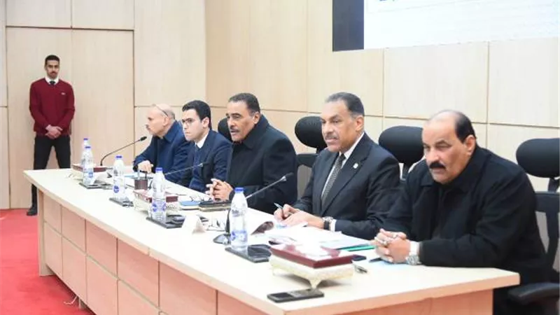 مجلس تنفيذى مطروح يؤكد علي توافر السلع بأسعار مخفضة