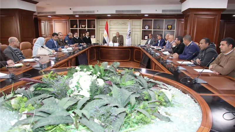 تنظيم تواجد الباعة الجائلين بالشوارع والميادين