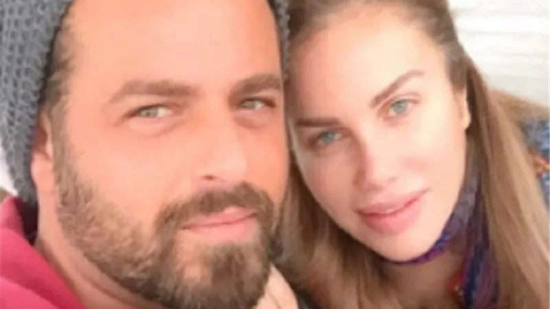 نيكول سابا تسافر إلى لبنان بعد وفاة حماتها