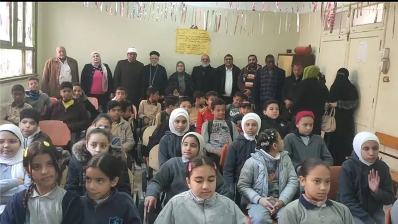 ندوة تثقيفية بعنوان القيم الأخلاقية بمدرسة طه حسين بالمنيا