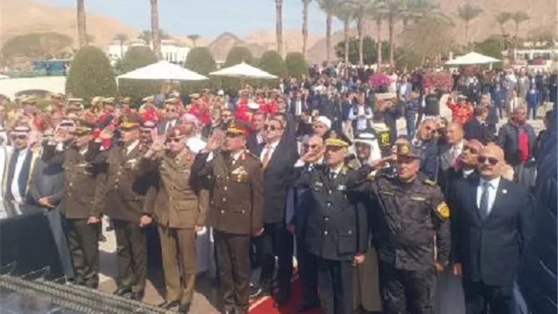 رفع العلم المصرى فى طابا باحتفالات جنوب سيناء بعيدها القومى