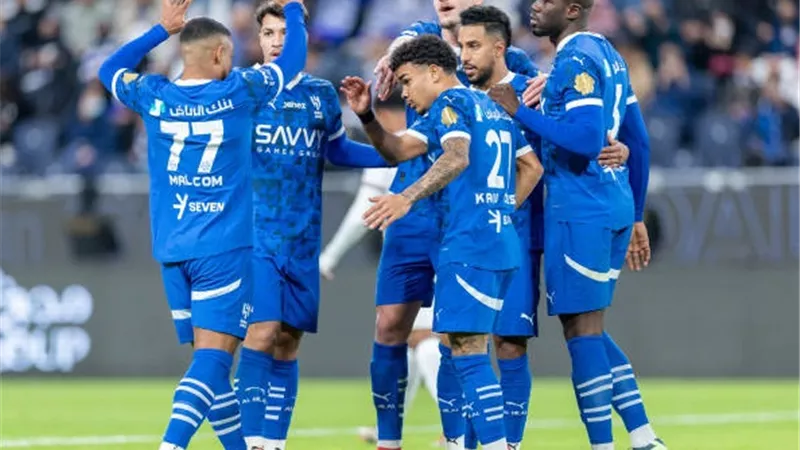 الهلال يضيق الخناق على الاتحاد بخماسية فى مرمي الخلود.. شاهد