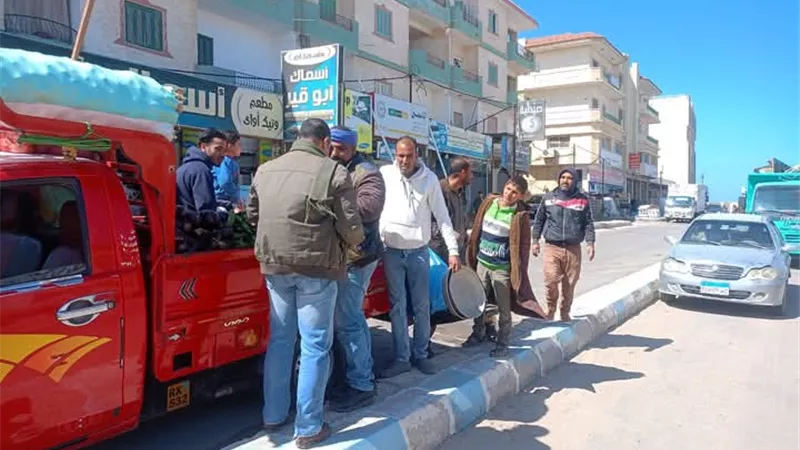 صحصاح يقودحملة مكبرةلازالة الإعلانات والاشغالات المخالفه بالحمام