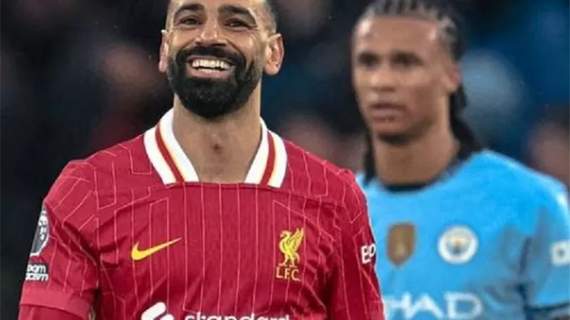 حظوظ محمد صلاح للفوز بالكرة الذهبية لعام 2025