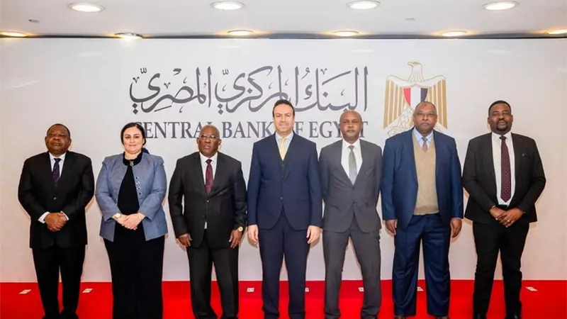 البنك المركزي يستقبل وفدًا من نظيره التنزاني