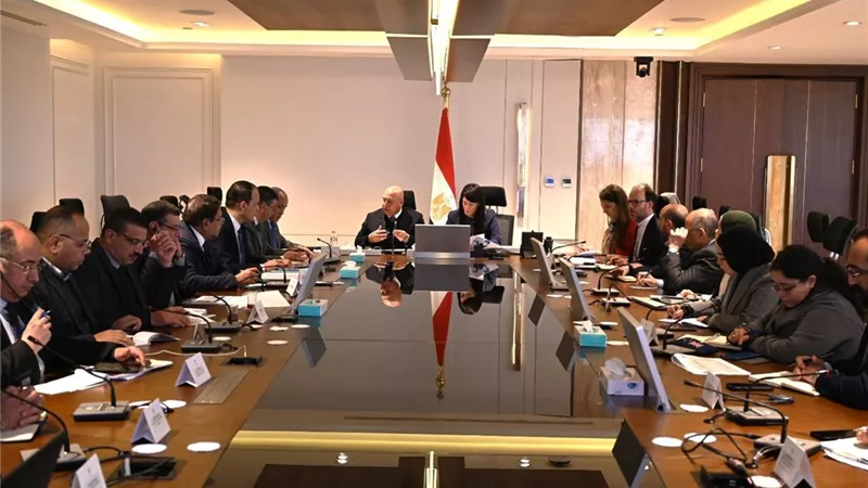 الوزير والمشاط يتابعان الموقف التنفيذي لمشروع مترو الاسكندرية