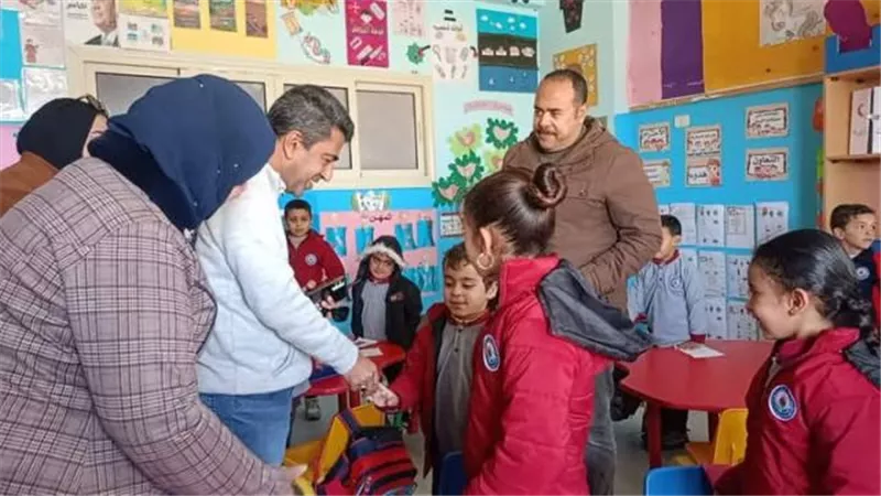 صحصاح يواصل جولاته علي مدارس مركز ومدينة الحمام بمطروح